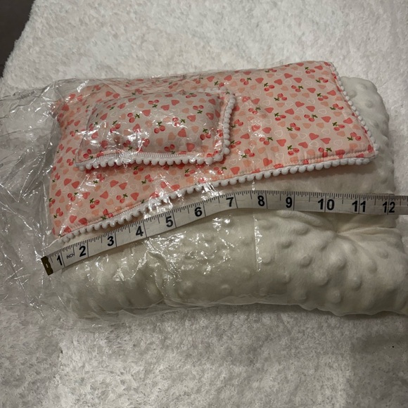 Labubu Doll Plush Bed Pillow Blanket NWT - Picture 3 of 3